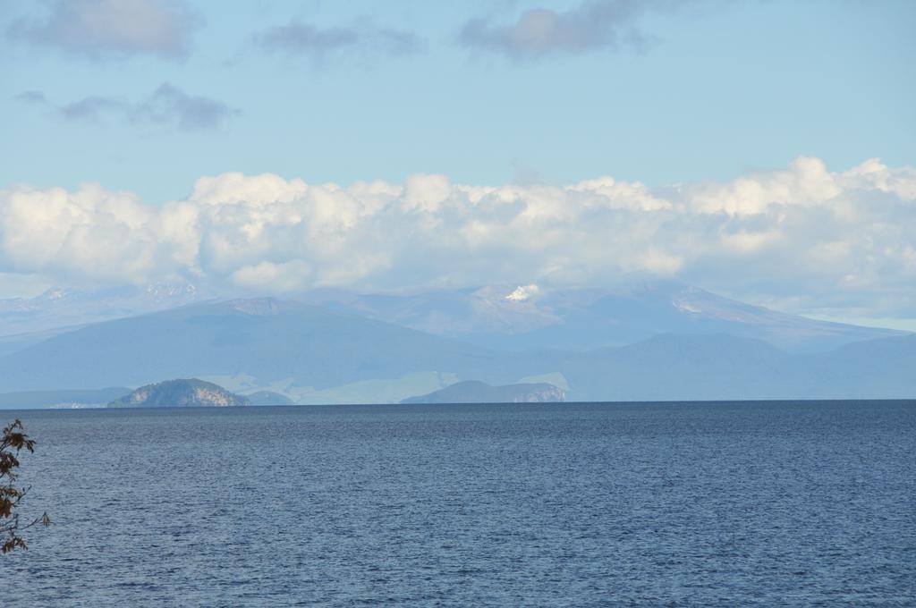 Lakeside Taupo Motel Екстер'єр фото