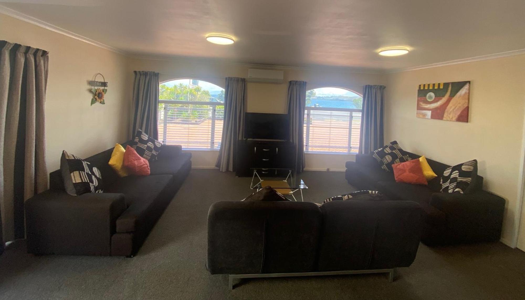 Lakeside Taupo Motel Екстер'єр фото