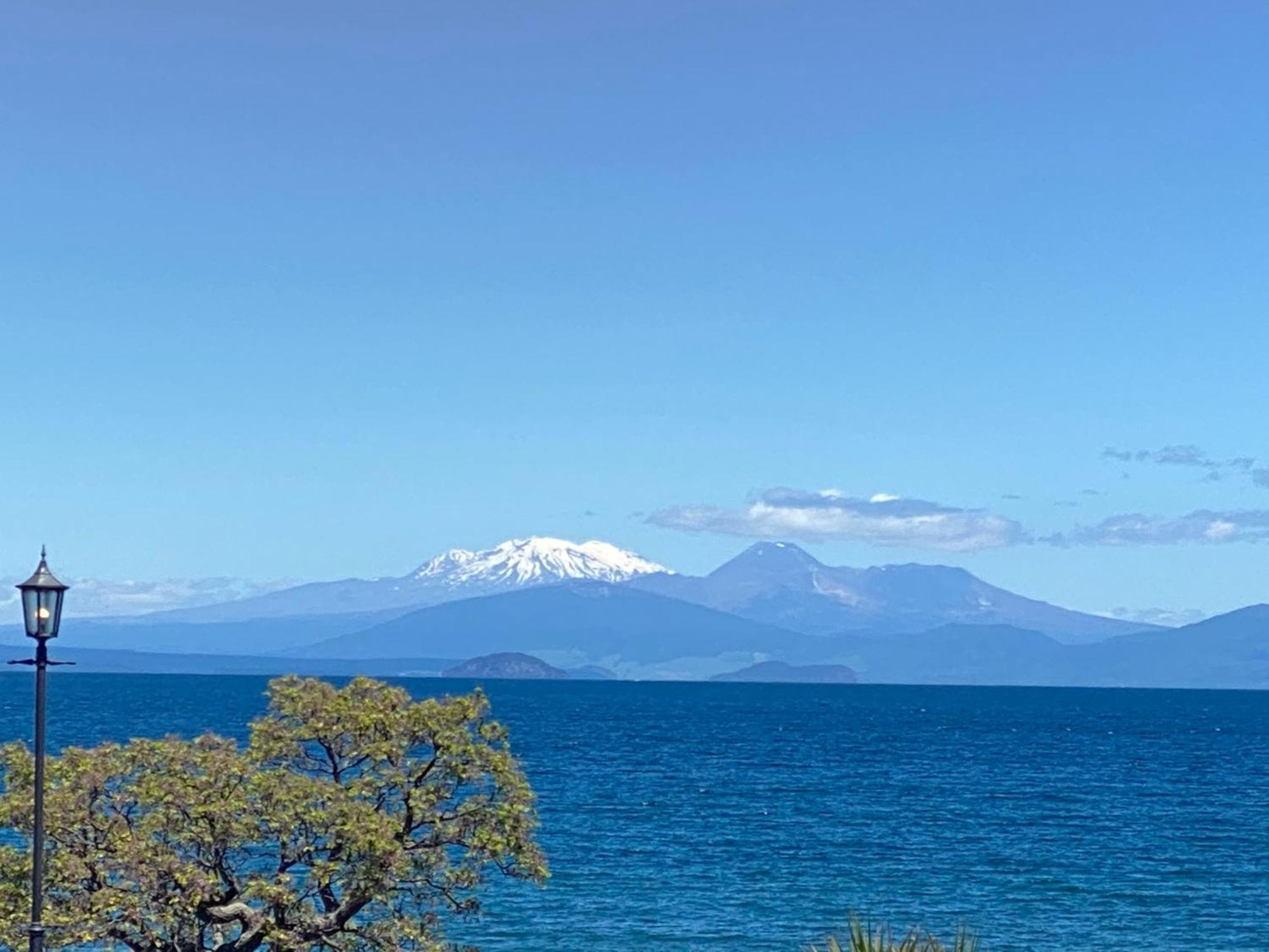 Lakeside Taupo Motel Екстер'єр фото