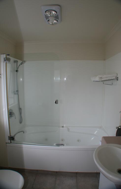 Lakeside Taupo Motel Екстер'єр фото