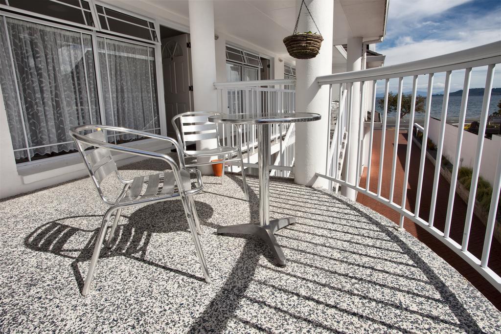 Lakeside Taupo Motel Екстер'єр фото