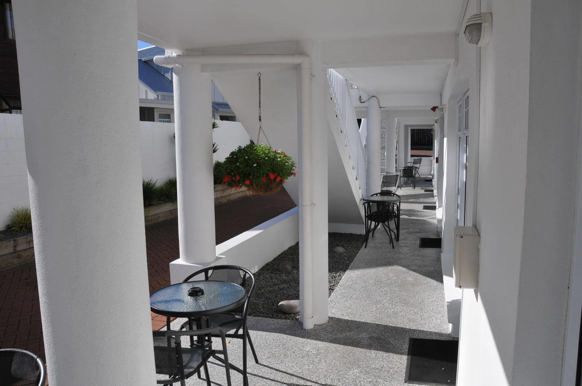 Lakeside Taupo Motel Екстер'єр фото